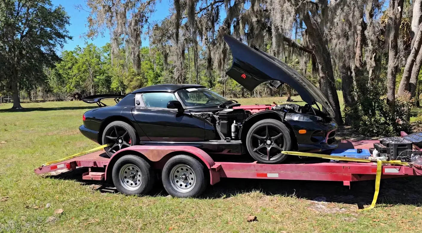 Phát hiện siêu xe Dodge sử dụng linh kiện giá rẻ