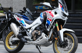 Honda Africa Twin 2025 DCT mở bán, giá 720 triệu đồng