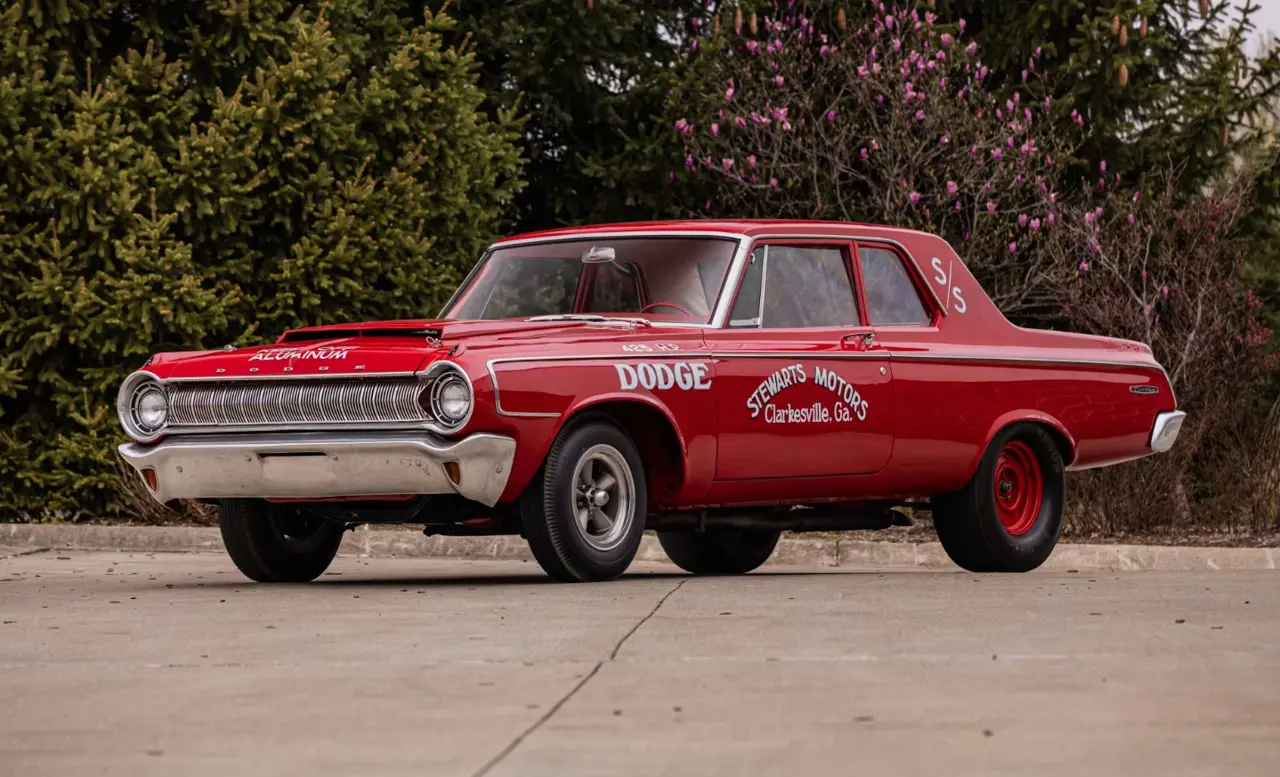 Xe đua Dodge Hemi 1964 hàng hiếm lên sàn đấu giá