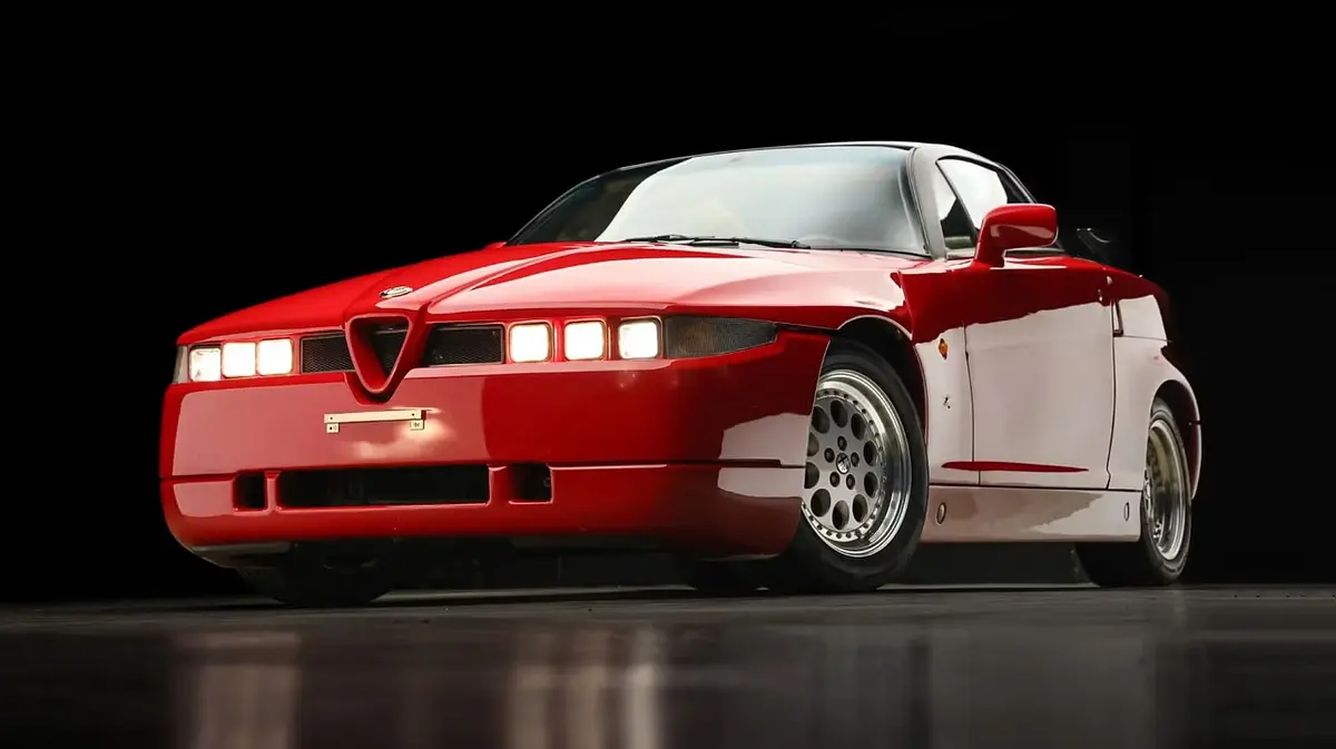 Xế cổ Alfa Romeo SZ có giá cao hơn xe mới