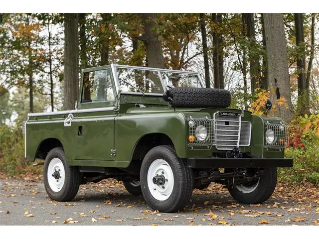 Chiếc Land Rover hơn 50 tuổi được tân trang, bán mức giá 900 triệu đồng
