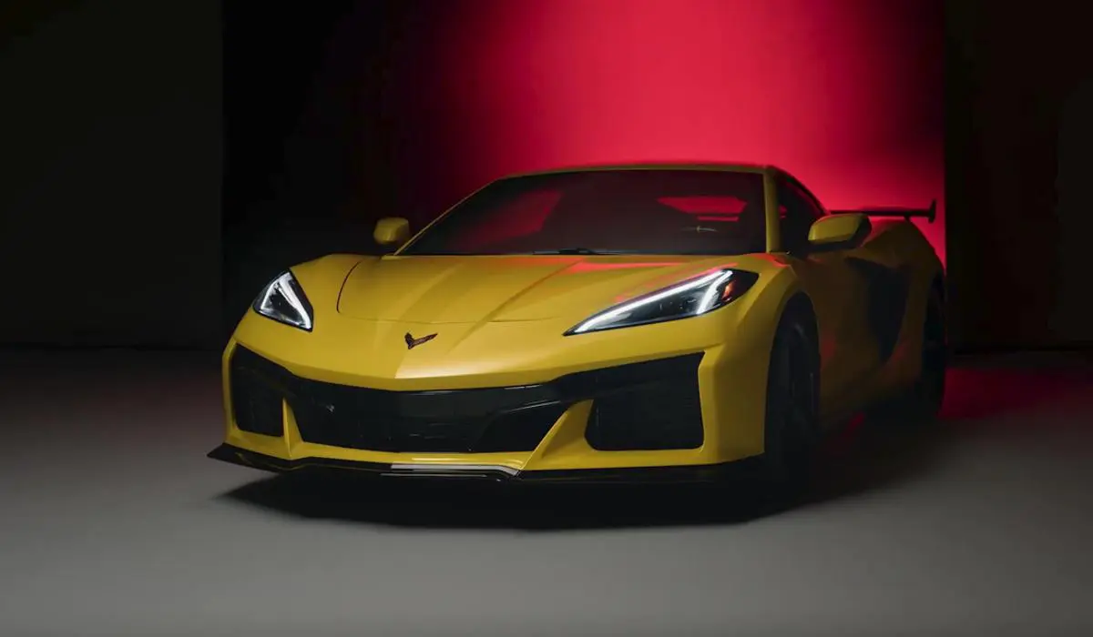 Chevrolet Corvette C8 được lột xác cả nội thất lẫn công nghệ