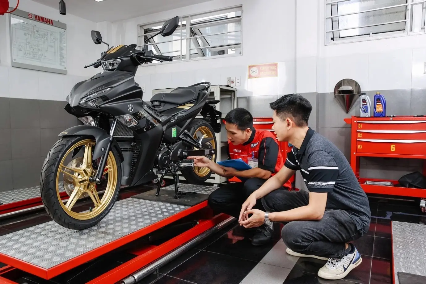 Yamaha Việt Nam hoàn tiền cho khách hàng mua xe bị đóng lại số máy