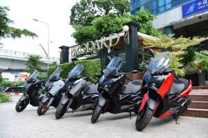 Loạt xe tay ga phân khối lớn, giá mềm